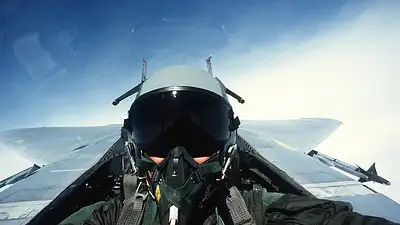 Zarobki pilota wojskowego w Polsce 2025 – ile zarabia F-16?