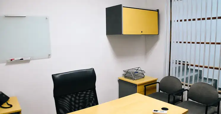 Ile zarabia agent nieruchomości w Warszawie?