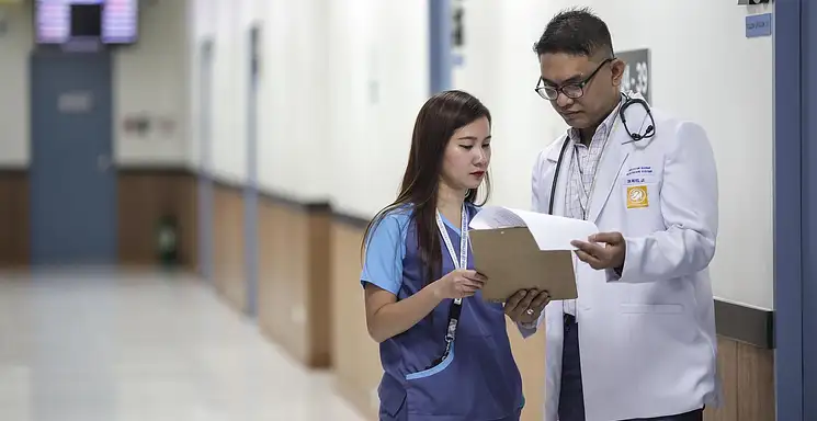 Ile zarabia asystent osoby niepełnosprawnej? Sprawdź