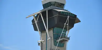 Ile zarabia kontroler ruchu lotniczego? Średnie zarobki