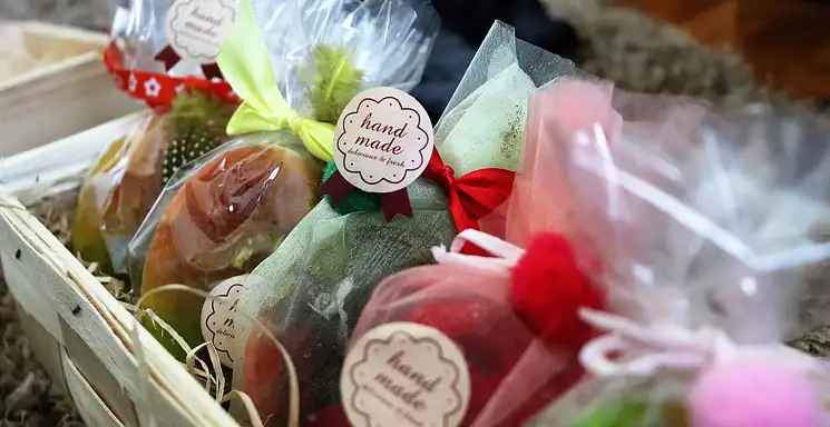 Jak oszczędzać na prezentach? Kreatywne upominki