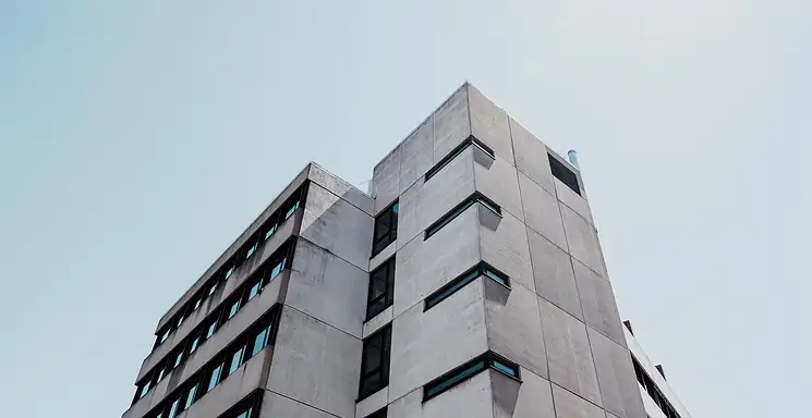 Ile zarabia prezydent Warszawy? Poznaj średnie zarobki