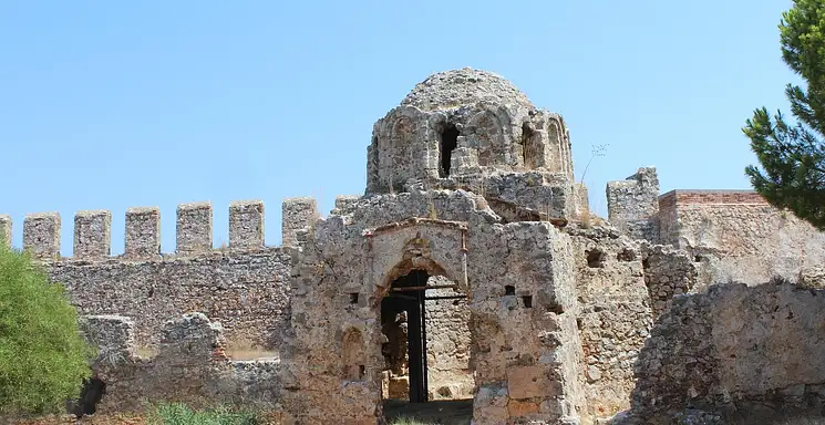 Ile zarabia proboszcz? Średnie zarobki w Polsce