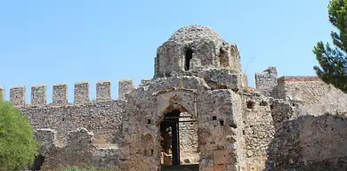 Ile zarabia proboszcz? Średnie zarobki w Polsce