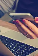 Rozliczanie urlopów i delegacji w pracy