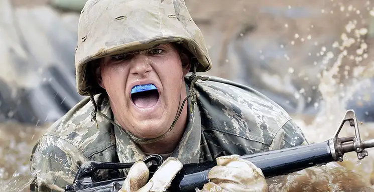 Ile zarabia saper? Poznaj średnie zarobki w zawodzie