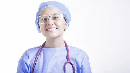 Zarobki neurochirurga w Polsce i perspektywy kariery