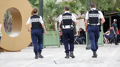 Policjant bez matury: zarobki i ścieżka kariery 2025